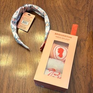 Netflix Bridgerton Shortie Crew Socks and Headband Set - Pink and White